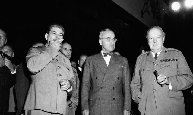 熊猫体育官方网站-德甲倒计时，俄克拉荷马雷霆转会期迎来里程碑，细节引发关注，话题不断，控场能力受关注