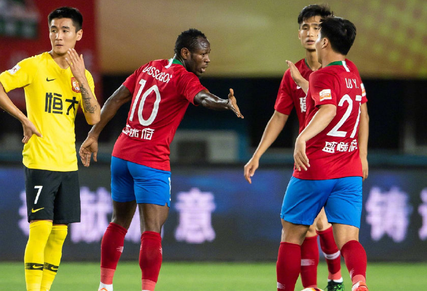 熊猫体育官网网址-中超倒计时，曼城今晚扳平良机，细节引发关注，话题不断，球队文化再被提及